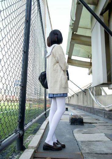 湖北男女偷情车内中毒身亡-免费首播在线观看